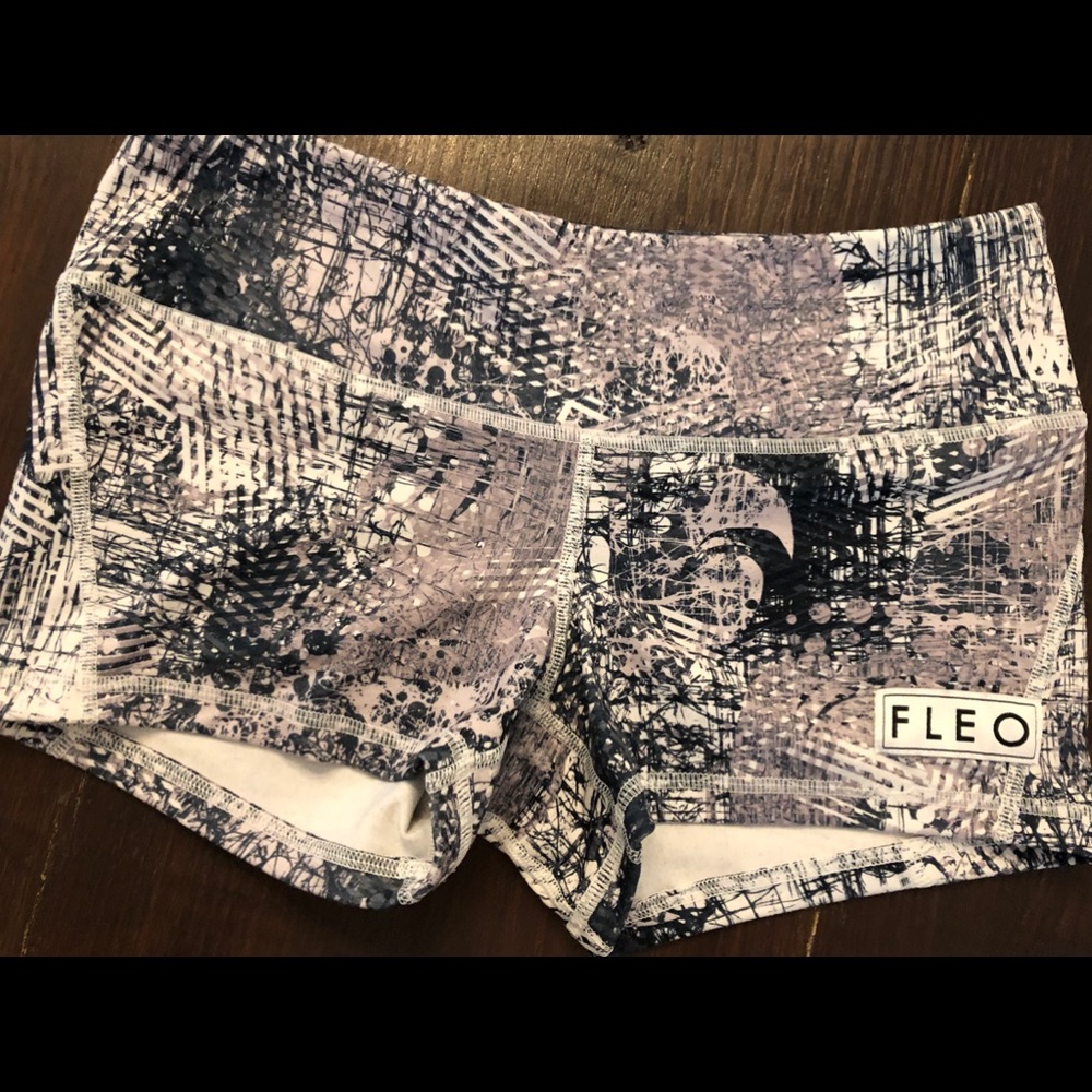 Fleo Shorts